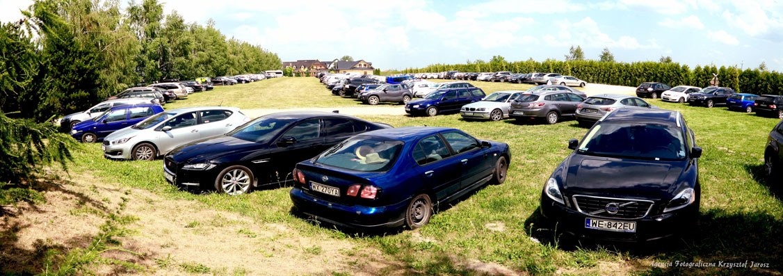 Rzut oka na parking pozwalał ocenić, że frekwencja dopisała